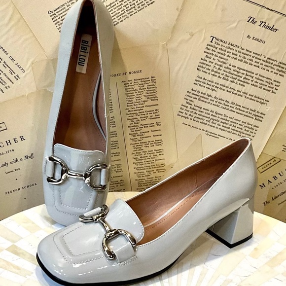 Anthropologie Bibi Lou Valencia Heel Loafer Light Gray Patent Leather - Picture 3 of 11